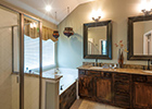 Master Bath Room(夫婦専用洗面・浴室)