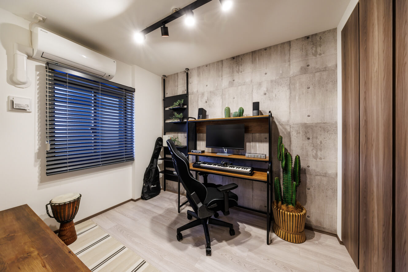 PRIVATE ROOM