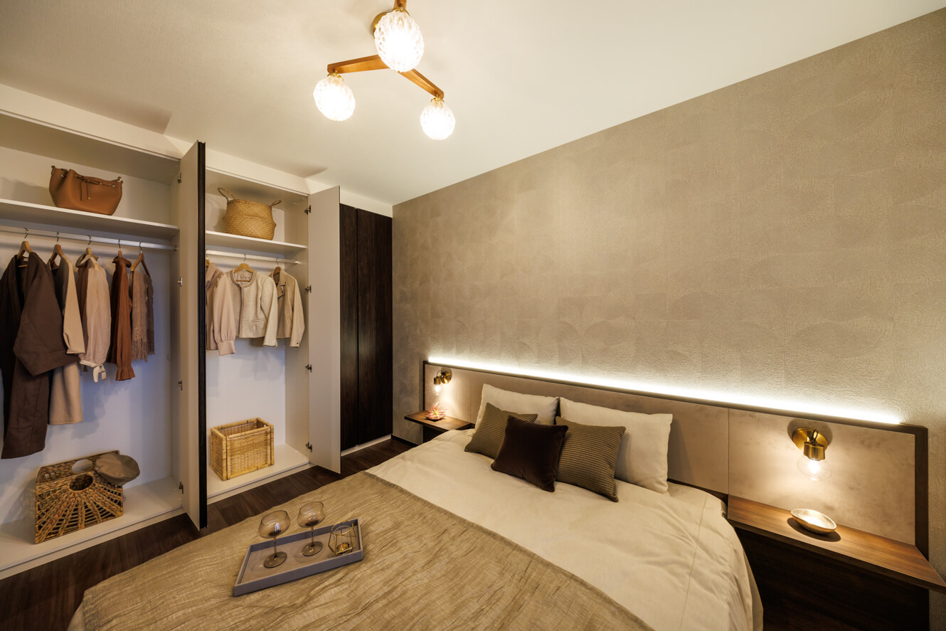 MASTER BEDROOM
